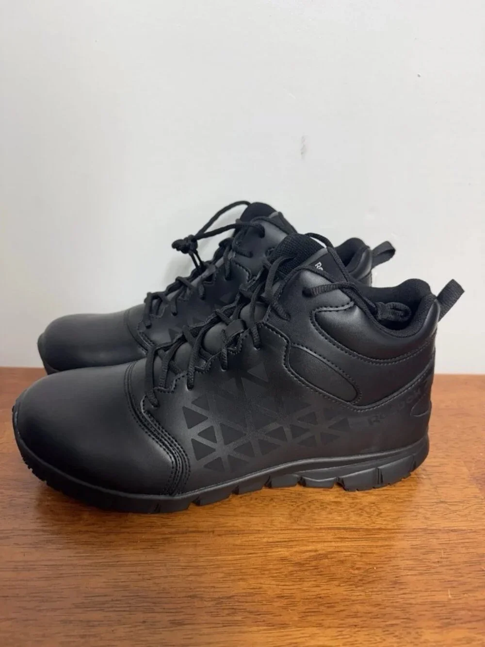 Share Reebok RB3204 Work Boots Men’s 13W EH SR Black Leather Safety Shoes New